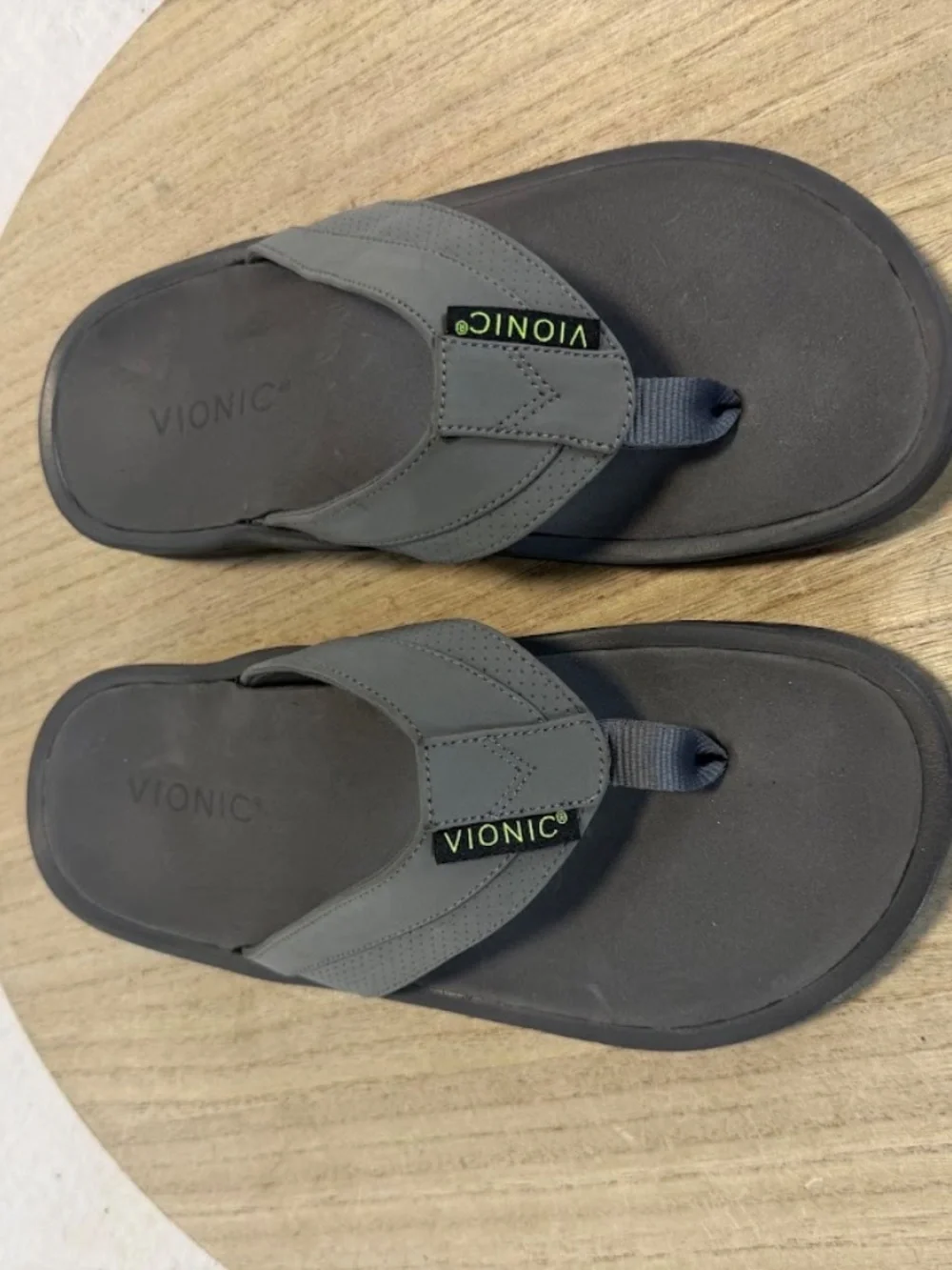 Vionic Ryder Mens 8 Gray Orthotic Arch Support Thong Flip Flop Sandals NWOT
